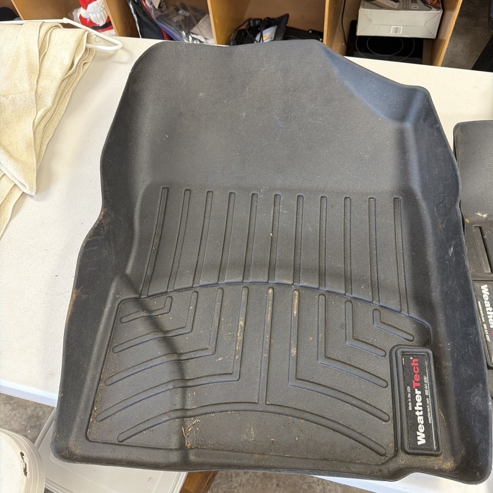 2012-2015 Toyota Prius Weather tech 444181